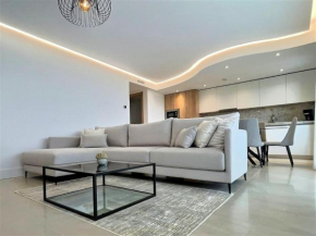Experience Unrivalled Luxury at Emerald Greens Your Exclusive Retreat in the Heart of San Roque Club Resort, La Linea De La Concepcion